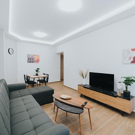 Comfy And Stylish Apartment Салоники Экстерьер фото