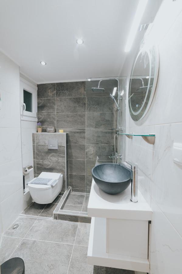 Comfy And Stylish Apartment Салоники Экстерьер фото